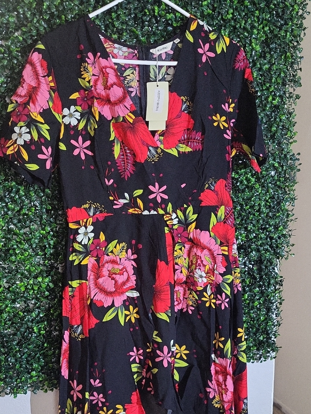 Kori Floral Black Women's Shorts - Pink & Red Floral Print